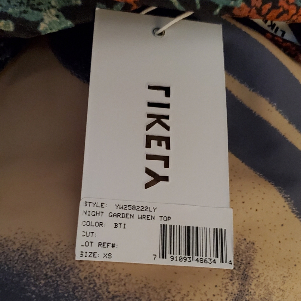 💥SALE💥HP🎉 Likely Night Garden Wren Wrap Top - Picture 6 of 8